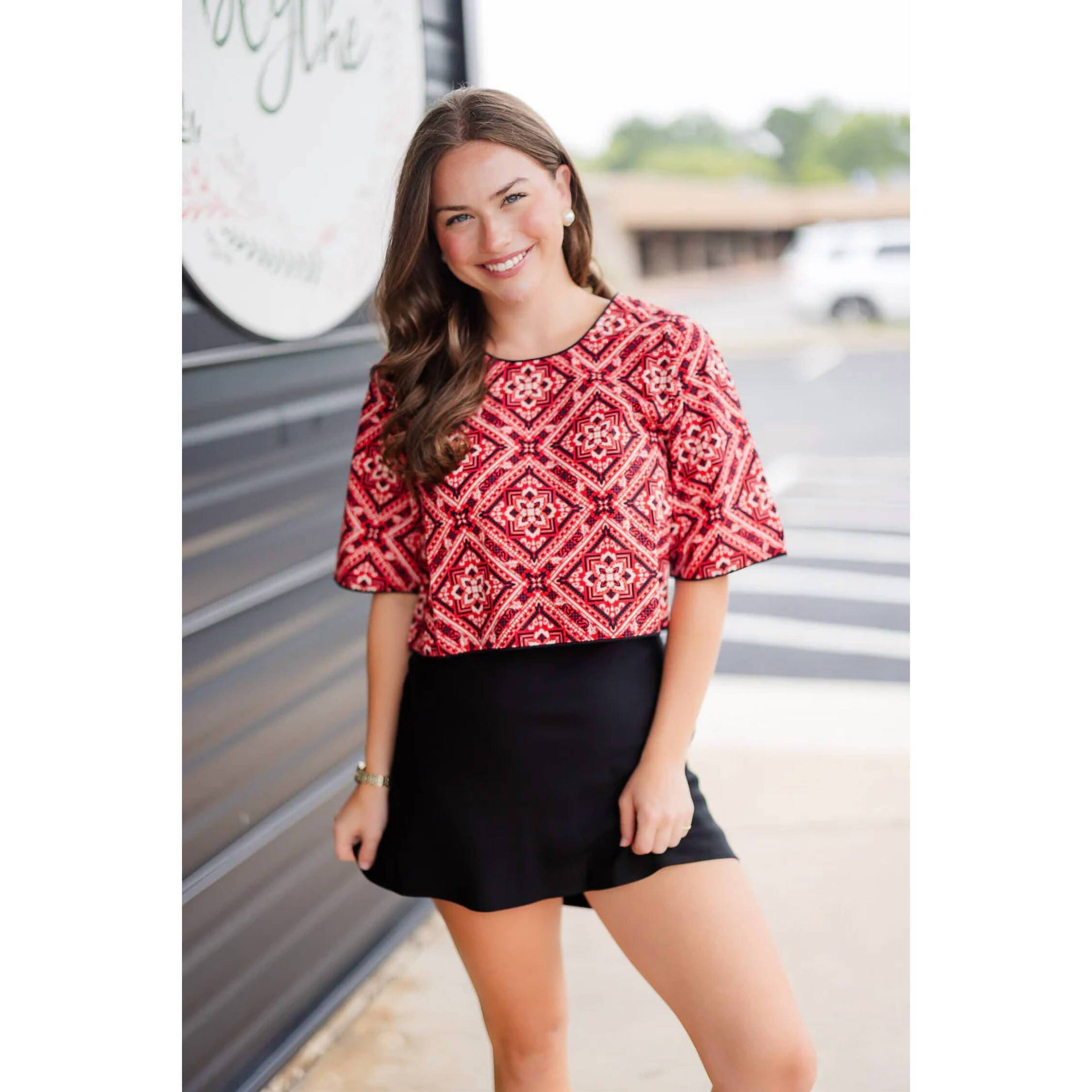 New Never A Wallflower Kristy Short Sleeve Crop Top In Bandana